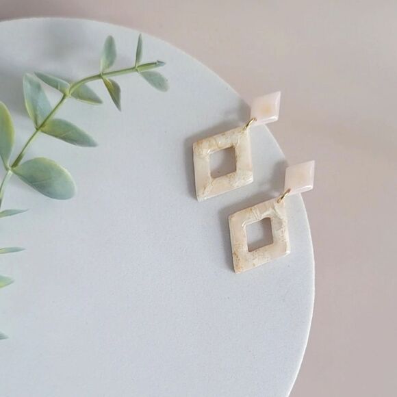 Marble Style Geometric Acrylic Drop Earrings NWT Chic Elegant - Picture 1 of 3